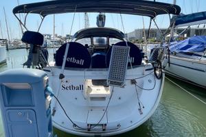 Bavaria a vela pronta alla boa-in perfetta cond