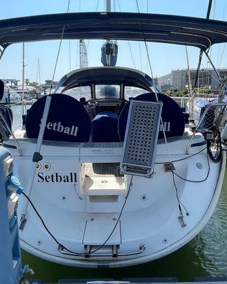 Bavaria a vela pronta alla boa-in perfetta cond