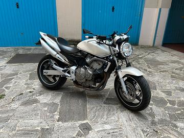 Moto - Honda hornet 600