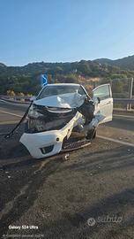 Honda Jazz Incidentata Per Parti di ricambio