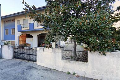 PORZIONE DI BIFAMILIARE A MONTESILVANO
