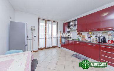 TRILOCALE CON BALCONE E BOX