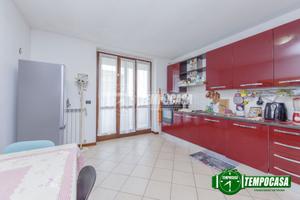 TRILOCALE CON BALCONE E BOX