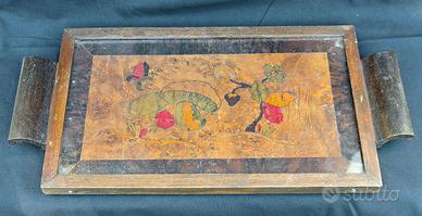 Vassoio in legno intarsiato, motivi naturalistici