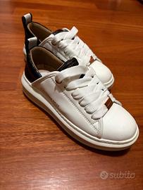 Sneakers Alexander Smith modello Wembley bianca 