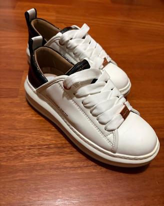 Sneakers Alexander Smith modello Wembley bianca 