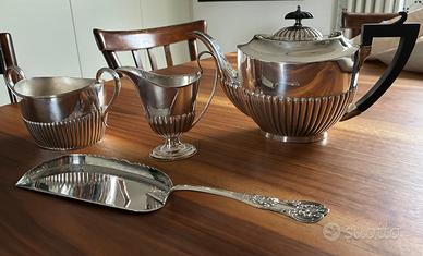 Teiera, lattiera,zuccheriera, paletta per torta