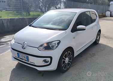 Volkswagen High Up cambio Automatico 2013