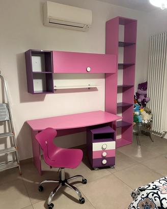 Set completo scrivania sedia mobile e mensole