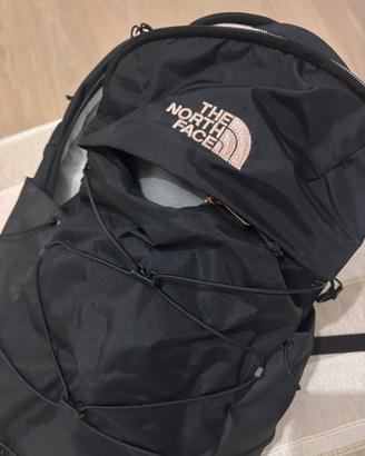 North Face Borealis Luxe  Nero,Dettagli OroRosa