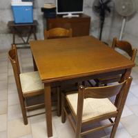 Tavolo in legno massello allungabile più 4 sedie
