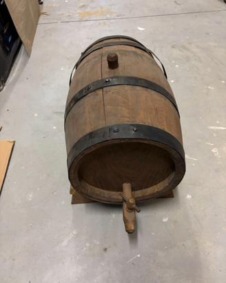 Botte in legno per vino e birra, vintage.