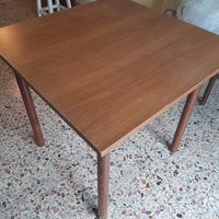 Tavolo quadrato economico 
