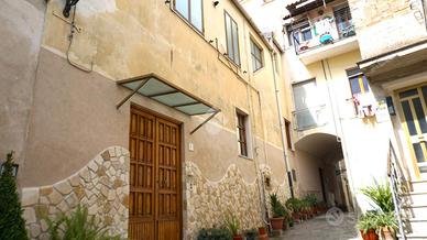 2 LOCALI A MONTECORVINO ROVELLA