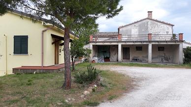 Rustico mq 602 +terreno+ altro immobile
