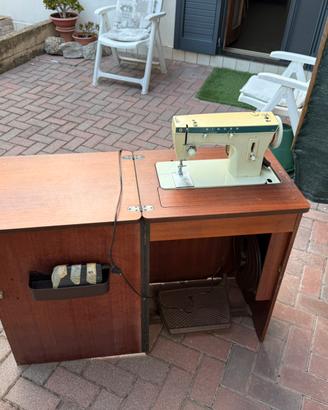Singer 257