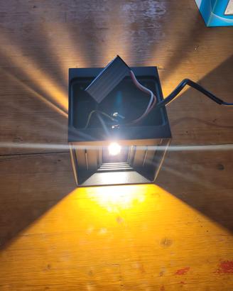 Lampada da parete
