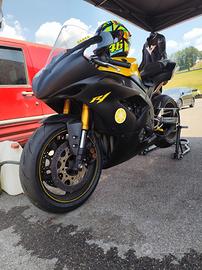 Yamaha r1
