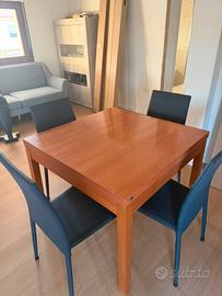 Tavolo allungabile in legno