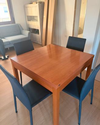Tavolo allungabile in legno