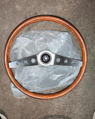 Volanti vintage in legno