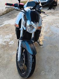 Suzuki gsr 