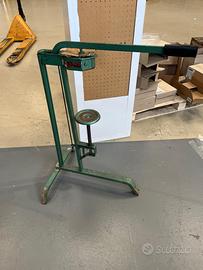 Tappatrice a leva per tappi di sughero