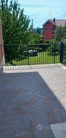 Cave trilocale arredato con balcone