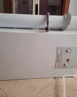 Scaldabagno Vaillant Turbo MAG rotto 