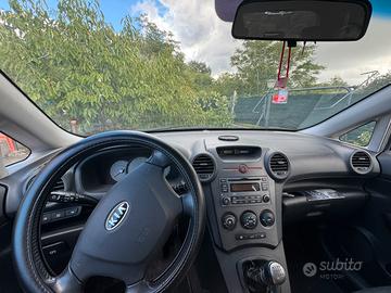 Kia Carens anno 2009 2.0 140 CV