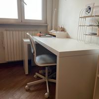 Scrivania Malm ikea con piano estraibile+ sedia