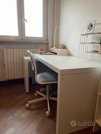 Scrivania Malm ikea con piano estraibile+ sedia