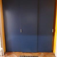 Armadio grande con ante scorrevoli