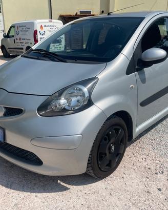 Toyota Aygo 1.0 12V VVT-i 5 porte Sol