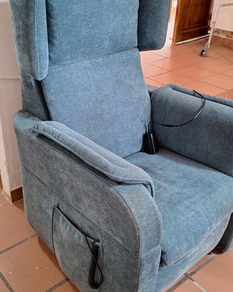 Poltrona relax elettrica alzapersona  300€