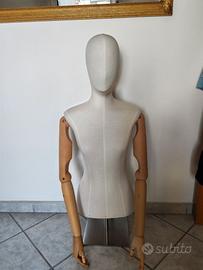 Busto manichino con braccia articolate in legno 