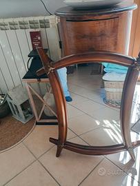 specchio particolare in legno