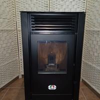 stufa a pellet 10 kw usata 