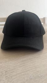 cappello fendi 