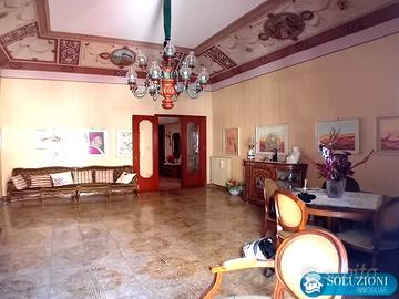 Tribunale: Ampio appartamento Mq 230 + Terrazzo