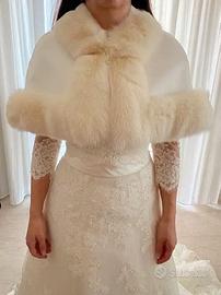 Mantellina in raso e lapin Nicole Spose