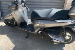 scooter Honda SH 350