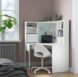 Scrivania MICKE IKEA 
