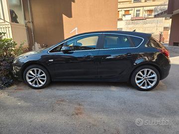 solo ricambi.l astra cosmo 2.0 170cv anno 2011