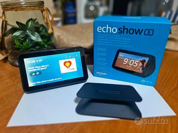 Alexa Show 5" (1th Generation) con accesori.