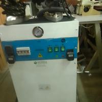 caldaia a vapore con 2 ferri da stiro 