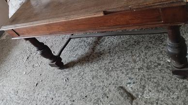 tavolo in legno di noce fine '800