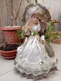 Bambola porcellana vittoriana 