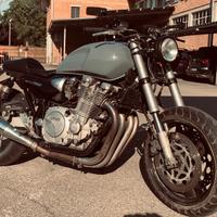 Yamaha Xjr 1300 cafe racer special naked