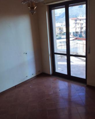Appartamento, zona Mondragone centro